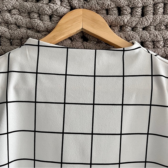 MELLODAY White & Black 3/4 Sleeve Shirt - Picture 2 of 8